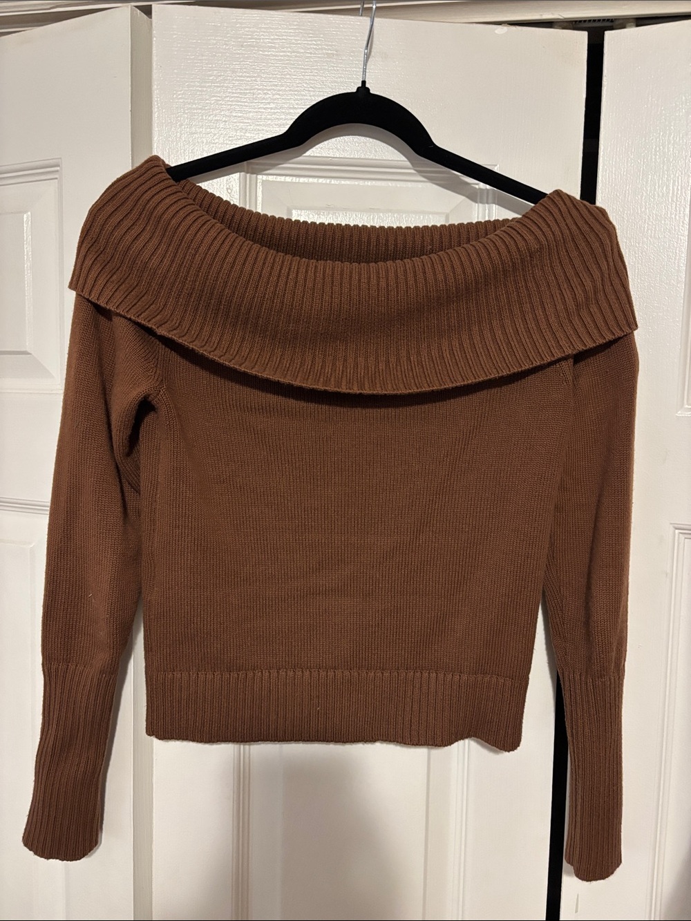 Aritzia Sunday Best size small Off-the-Shoulder Ribbed Sweater in Brown